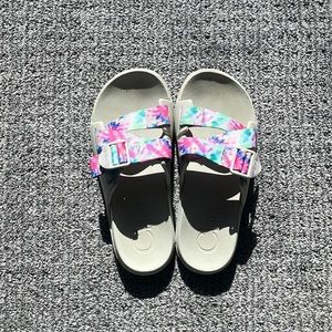 Women’s 7 Chaco Chillo rainbow slides